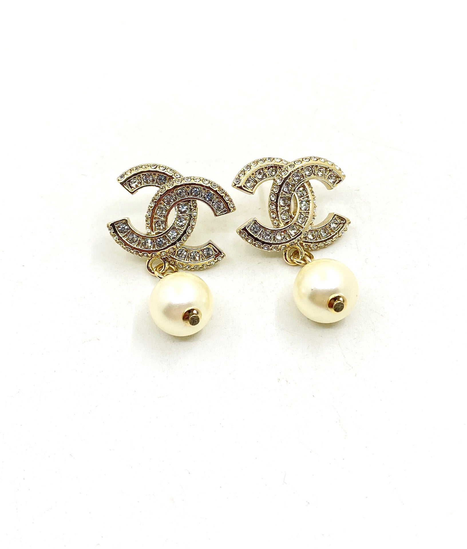 Chanel Pearls 18K Gold Earrings