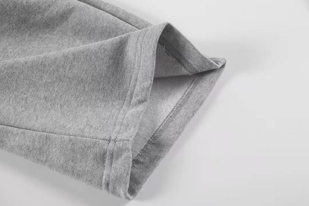 alo Small Logo Crewneck Sweatshirt & Sweatpants Matching Set — detail
