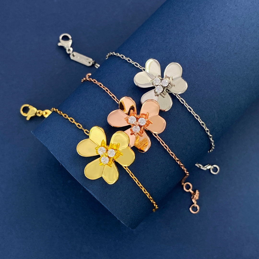 Frivole Medium Clover 18K Gold Bracelet