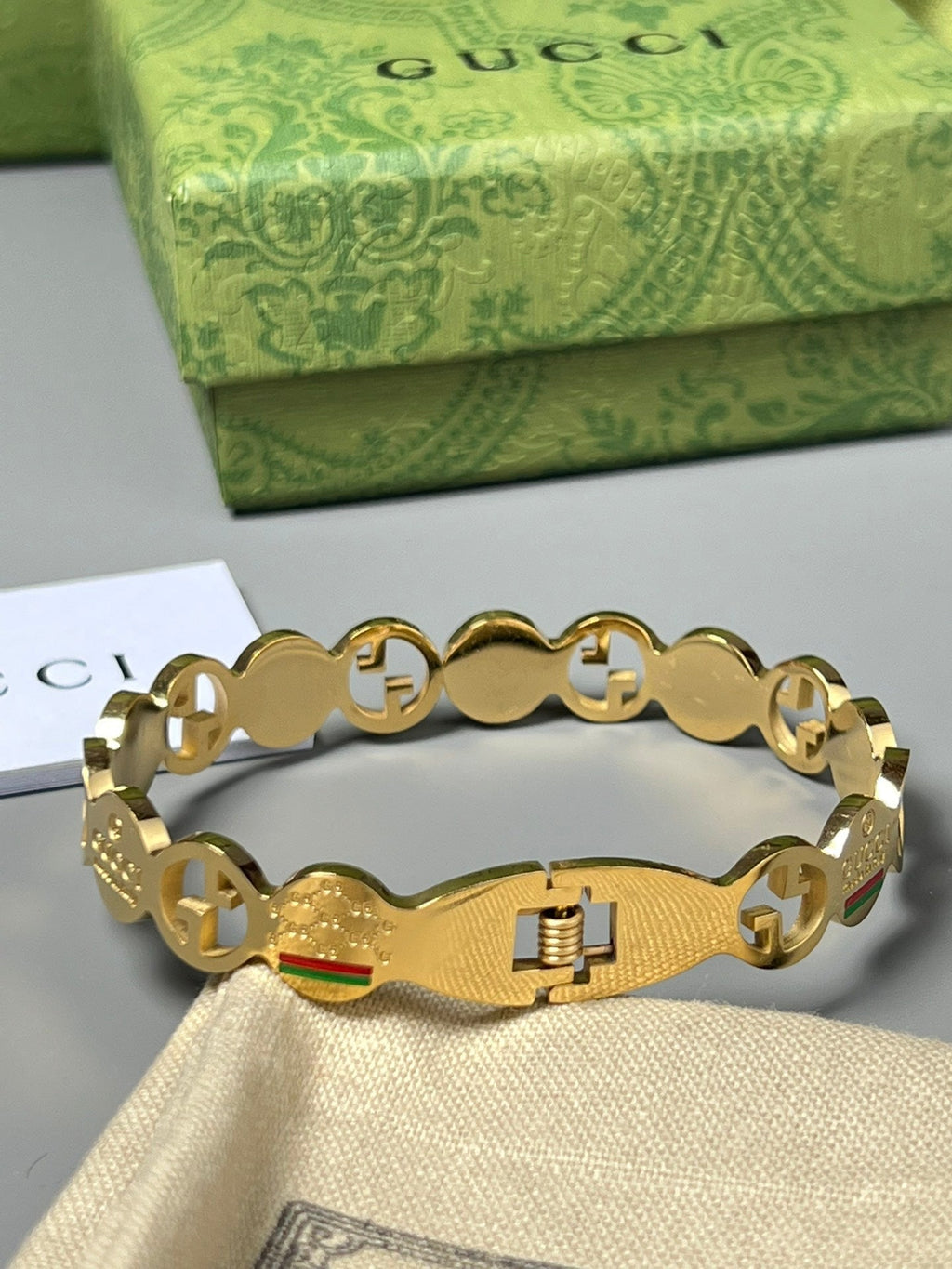 Gucci Double Vintage 18K Gold Bracelet