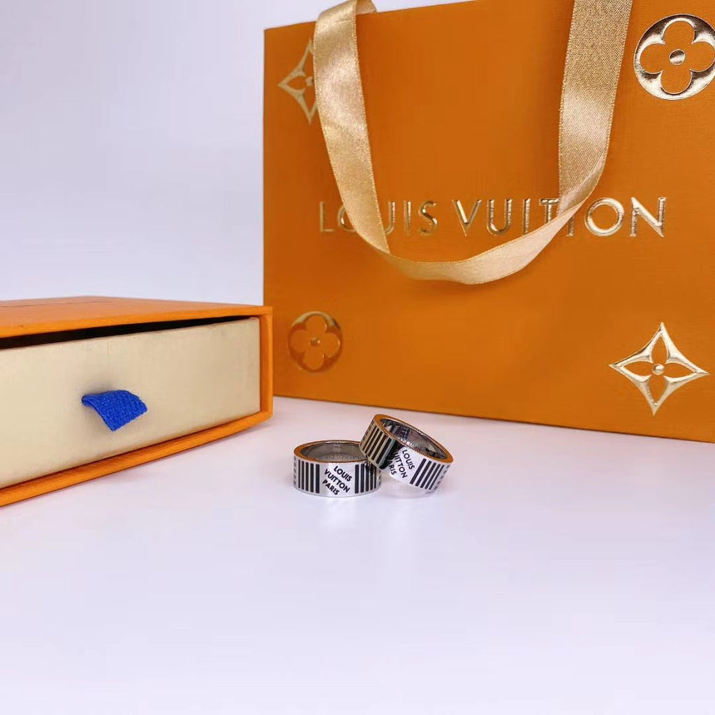 Louis Vuitton Damier Black 18K Gold Ring